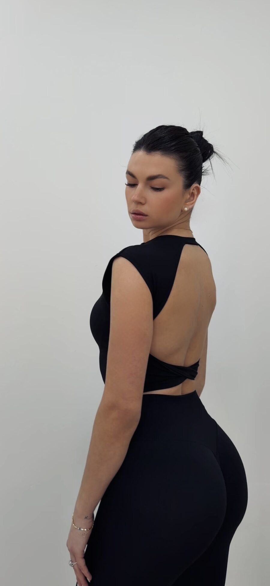 Crop Top με Ανοιχτή Πλάτη